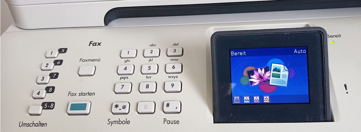 Faxgerät mit Display und Tastenfeld
